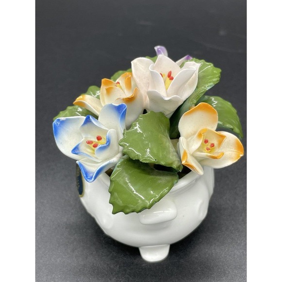 Vintage Aynsley Bone China February Crocus Floral Arrangement Birth Month - Picture 3 of 9